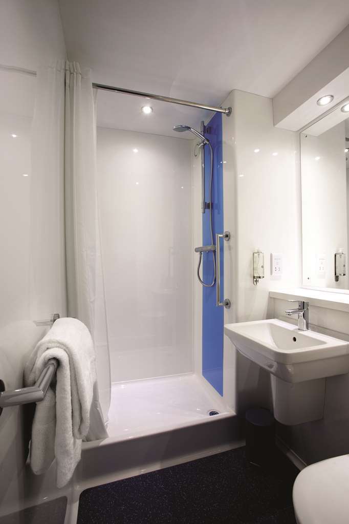 Travelodge Bedford Goldington Road Номер фото