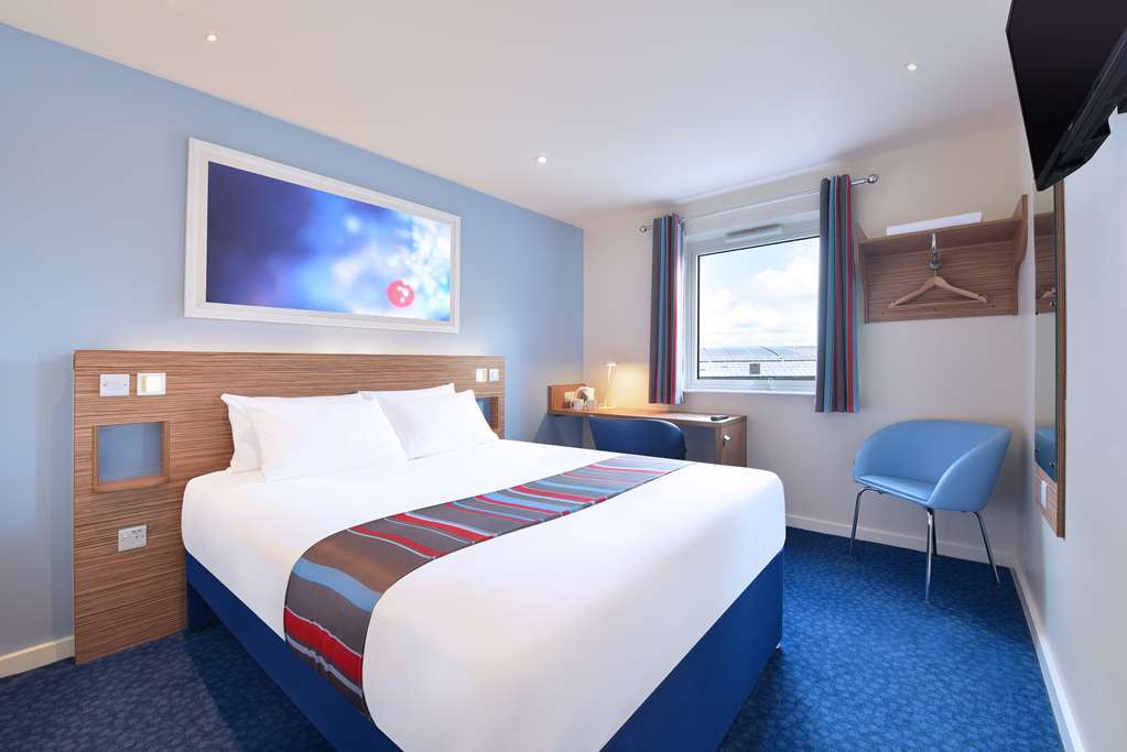 Travelodge Bedford Goldington Road Номер фото